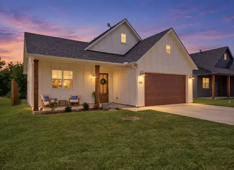 408 Demoye St, Aubrey, TX 76227