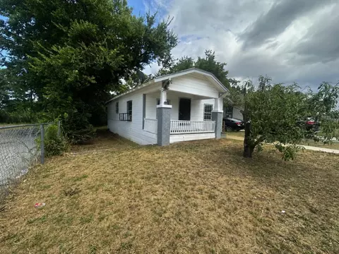 1309 S Riverside Dr, Fort Worth, TX 76104