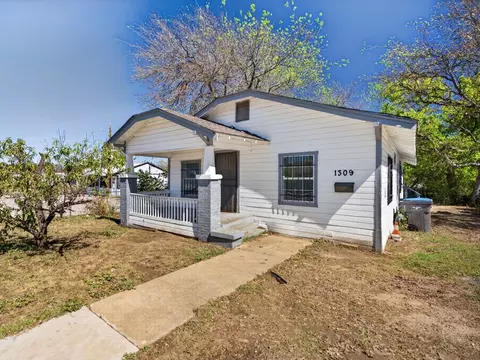1309 S Riverside Dr, Fort Worth, TX 76104