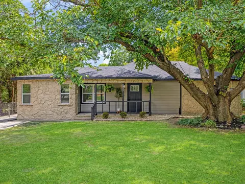8837 Claiborn St, Lakeside, TX 76135