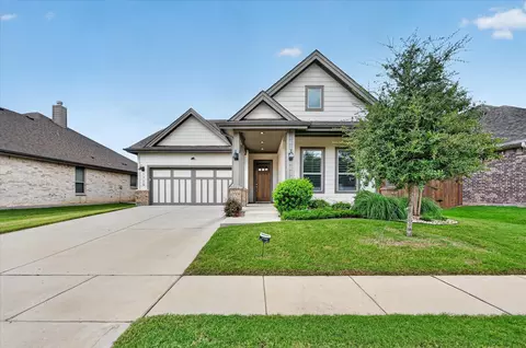 1729 River Bend Rd, Burleson, TX 76028
