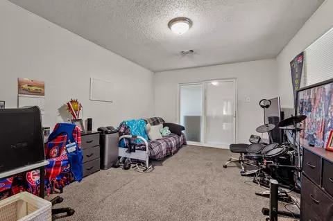 Bedroom - 612 E Monterey St, Denison, TX 75021 photo 6 of 10