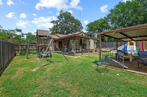 Exterior - 612 E Monterey St, Denison, TX 75021 photo 6 of 6