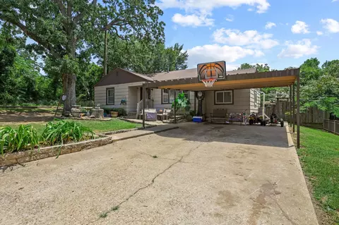 Other - 612 E Monterey St, Denison, TX 75021 photo 3 of 8