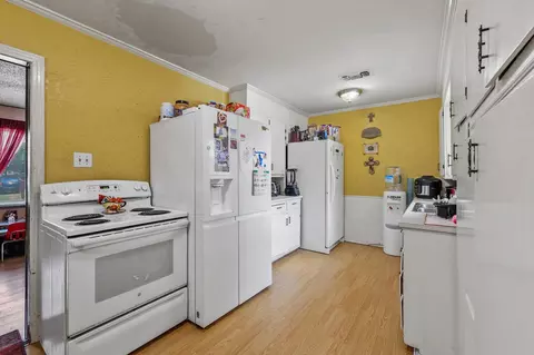 Kitchen - 612 E Monterey St, Denison, TX 75021 photo 2 of 3