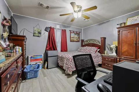 Bedroom - 612 E Monterey St, Denison, TX 75021 photo 1 of 10