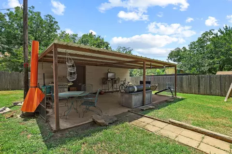 Other - 612 E Monterey St, Denison, TX 75021 photo 2 of 8
