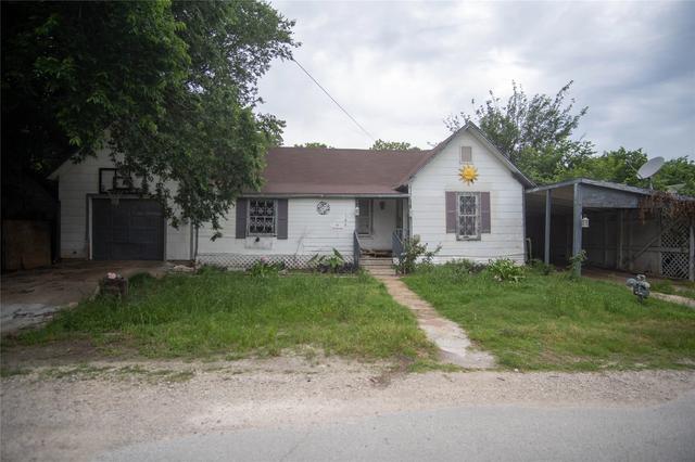 106 S Watson St, Alvarado, TX 76009