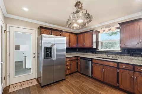 206 Mcanear St, Cleburne, TX 76033 photo 7