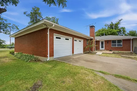206 Mcanear St, Cleburne, TX 76033 photo 18
