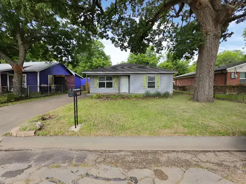 704 S Wilhite St, Cleburne, TX 76031