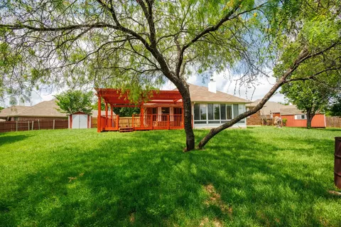 7708 Chandler Ct, North Richland Hills, TX 76182