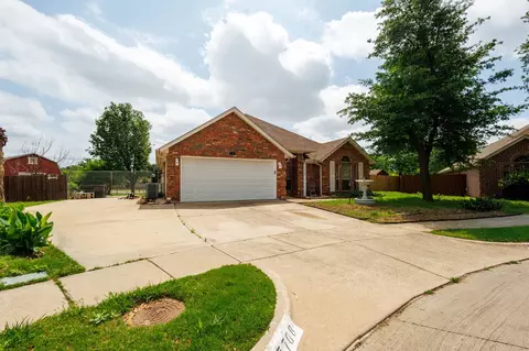 7708 Chandler Ct, North Richland Hills, TX 76182