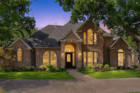 105 Latrobe Ct, Southlake, TX 76092