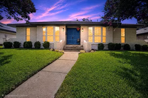 4704 Ashbrook Rd, Dallas, TX 75227