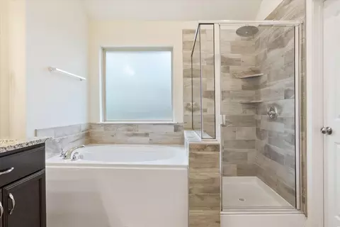 Bath - 3101 Samson Dr, Lorena, TX 76655 photo 2 of 4