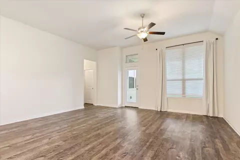 Living - 3101 Samson Dr, Lorena, TX 76655 photo 3 of 6
