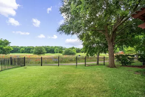 2933 Dog Leg Trl, Mckinney, TX 75069