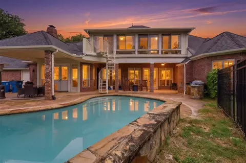 351 Cattlebaron Parc Dr, Fort Worth, TX 76108