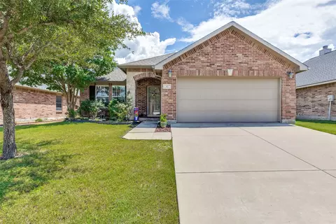 317 Amethyst Dr, Fort Worth, TX 76131