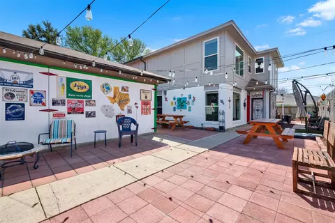 6747 S Creek Dr, Fort Worth, TX 76133