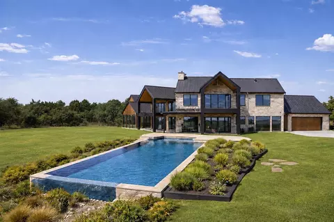 1400 Panthercreek Rd, Driftwood, TX 78619