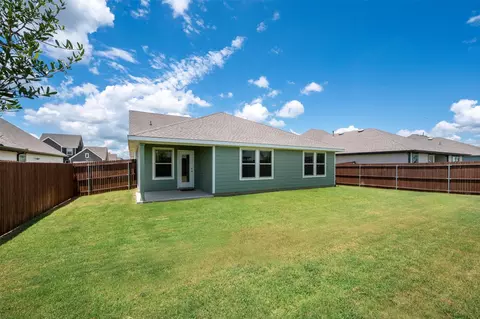Exterior - 2315 Hydrangea Dr, Pilot Point, TX 76258 photo 5 of 7