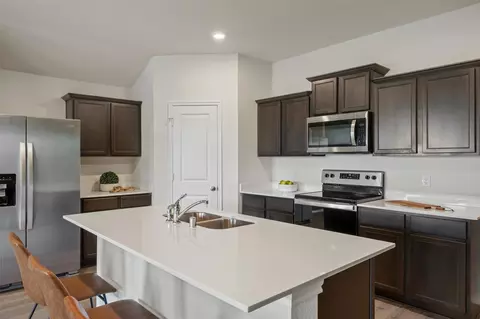 Kitchen - 2315 Hydrangea Dr, Pilot Point, TX 76258 photo 3 of 4