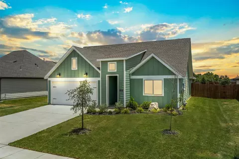 Exterior - 2315 Hydrangea Dr, Pilot Point, TX 76258 photo 3 of 7