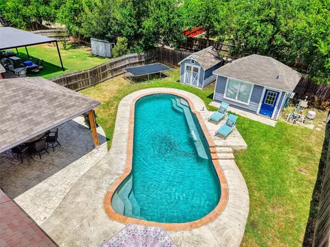 403 Creek Point Ln, Arlington, TX 76002