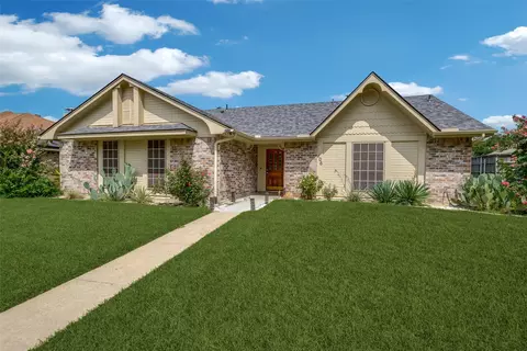 106 Creekside Ln, Coppell, TX 75019