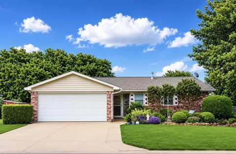 604 S Kate St, White Settlement, TX 76108