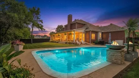 2506 Oakbrook Cir, Sherman, TX 75092