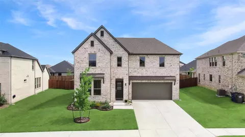 919 Edgehurst Dr, Mckinney, TX 75071