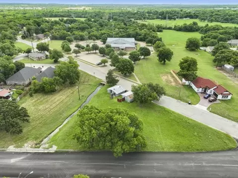 602 Trinity St, Cleburne, TX 76031 photo 1