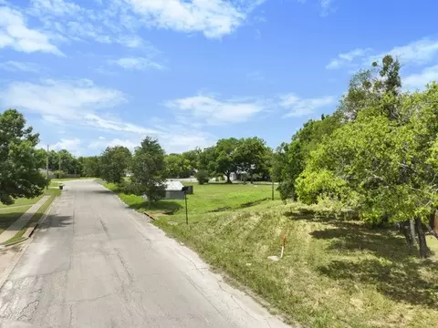 602 Trinity St, Cleburne, TX 76031 photo 11