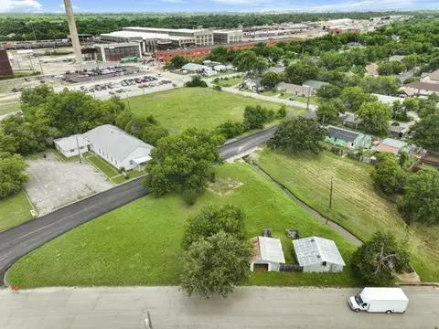 602 Trinity St, Cleburne, TX 76031 photo 5