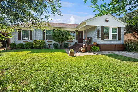 10353 Newcombe Dr, Dallas, TX 75228