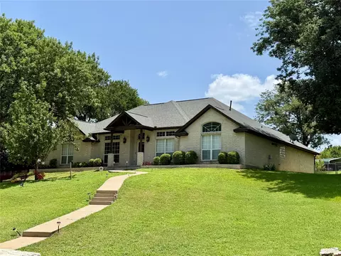 110 Pecan Valley Ln, Waxahachie, TX 75165