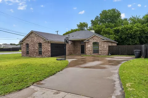 1301 Hyde Park Blvd, Cleburne, TX 76033