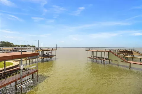 130 Harbor Dr, Gun Barrel City, TX 75156