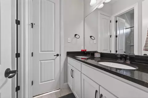 Bath - 1700 Hamlet Dr, Haslet, TX 76052 photo 1 of 5