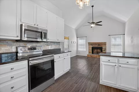 9717 Lea Shore Ct, Fort Worth, TX 76179