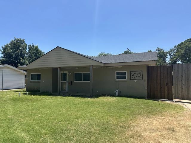 372 Edwards St, Lewisville, TX 75057