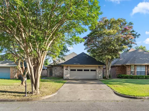 3113 Canton St, Greenville, TX 75402