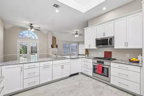 3901 Rolling Hills Dr, Plano, TX 75025
