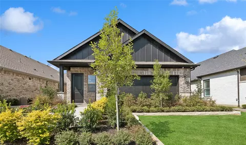 911 Sagebrush Trl, Sherman, TX 75092