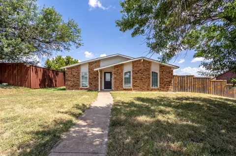 649 Eagle Dr, Desoto, TX 75115