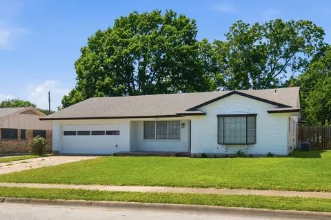 1509 Robin Dr, Sherman, TX 75092