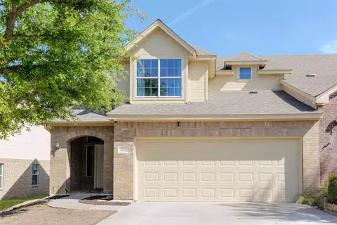 230 Greathouse Vlg, Decatur, TX 76234